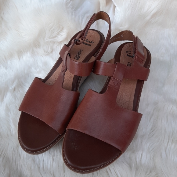 Clarks Shoes - Clarks Brown leather cushion wedge sz 8.5